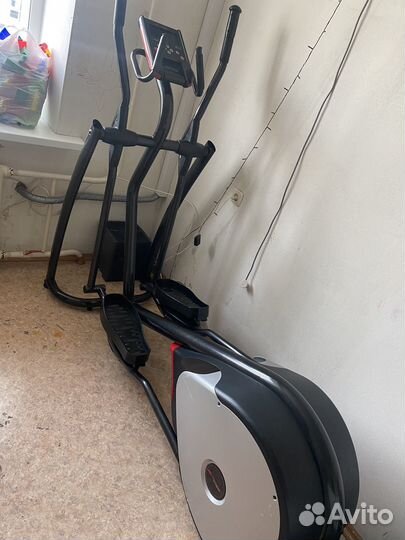 Эллиптический тренажер Smooth Fitness