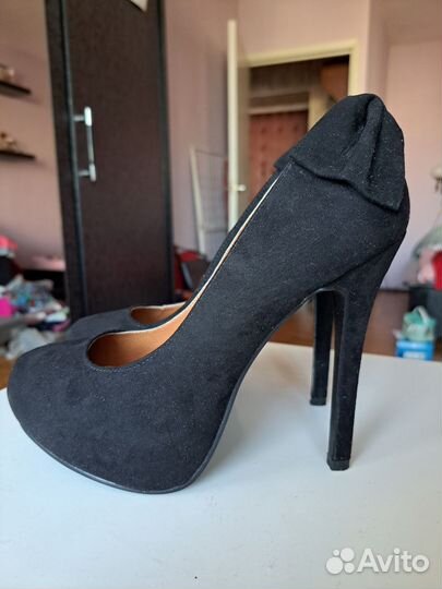 Туфли женские на высоком каблуке