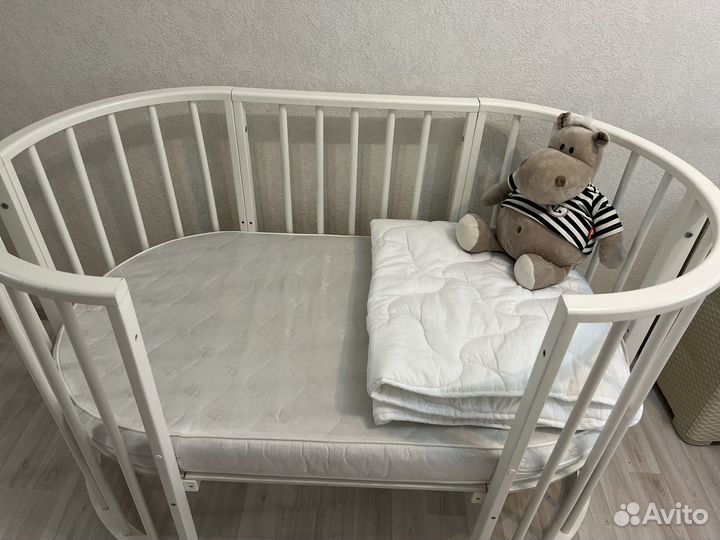 Детская кроватка трансформер с маятником