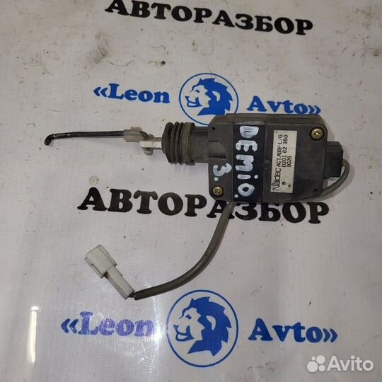 Активатор замка багажника Mazda Demio DW3W B3 1999