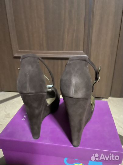 Босоножки женские Casadei размер 10 1/2