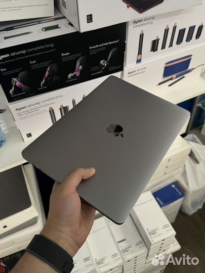 Macbook pro 13 m1 512 touch bar