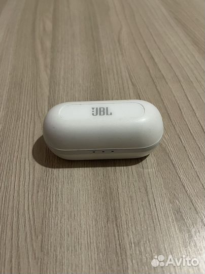 Беспроводные наушники JBL, левый