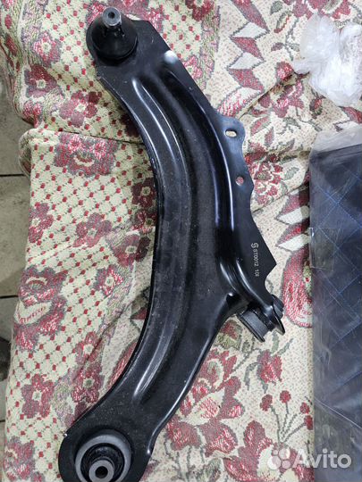 Рычаг нижний левый Renault Megane 2 03