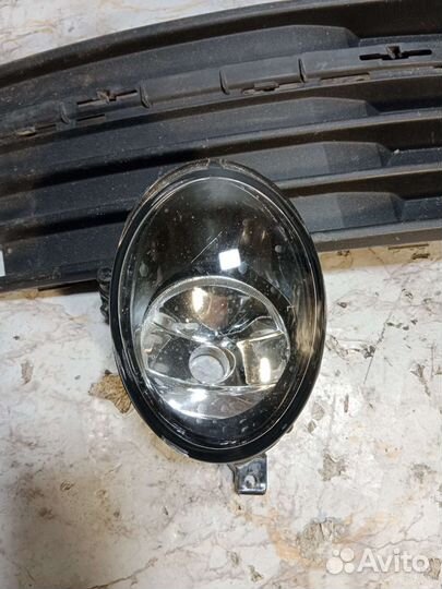 Фара противотуманная левая Volkswagen Tuareg NF