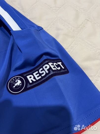 Футболка с автографами игроков Chelsea