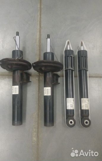 Оригинальный комплект стоек Skoda Octavia А7