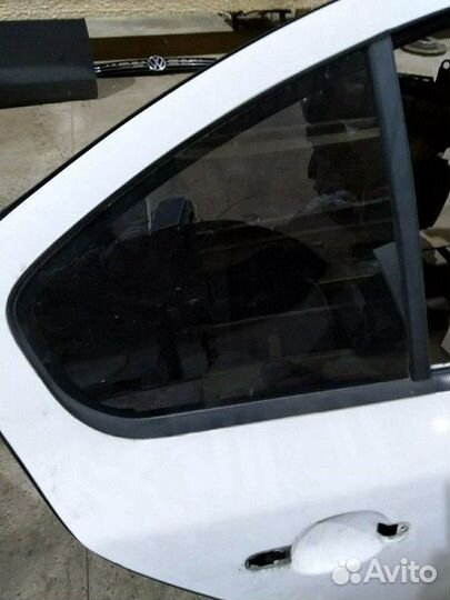 Стекло глухое заднее правое (Skoda Octavia)