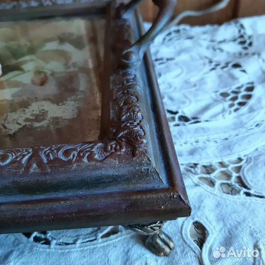 Поднос на ножках