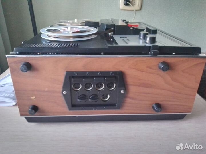 Катушечный магнитофон Комета 209