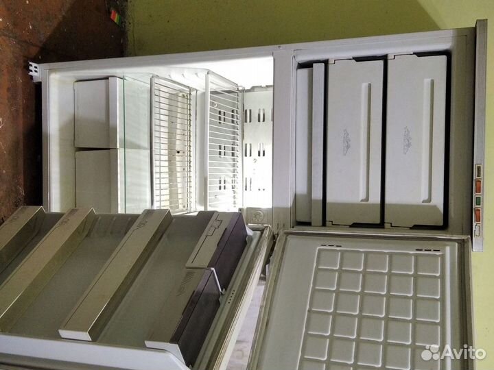 Холодильник бирюса 145х57 двухкамерный