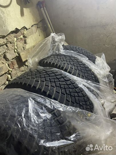 Continental IceContact 3 235/60 R18
