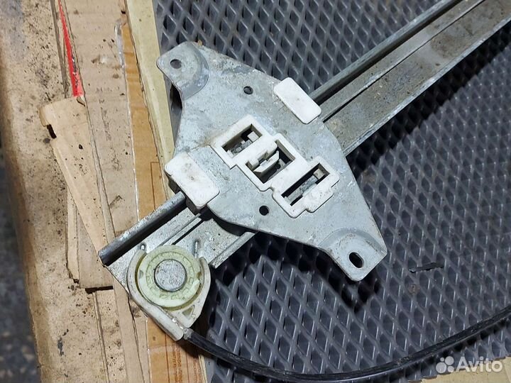 Стеклоподъемник задний левый Chevrolet Rezzo 2005