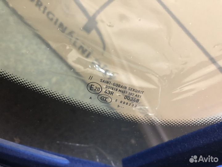 Лобовое стекло VW Tuareg NF 2010- оригинал