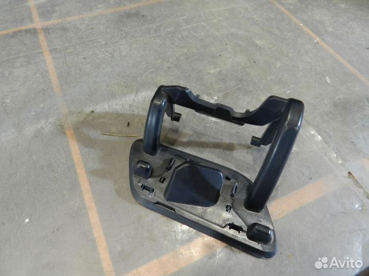 Крышка форсунки омывателя - Mercedes-Benz X156