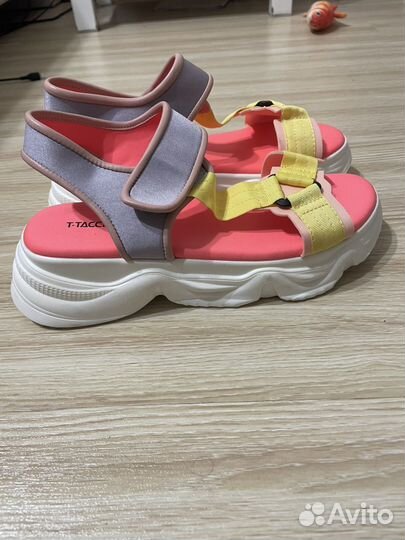 Босоножки женские