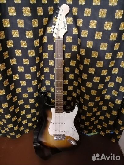 Электрогитара Fender Squier strat + Frontman 10G