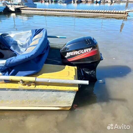 Лодка с мотором