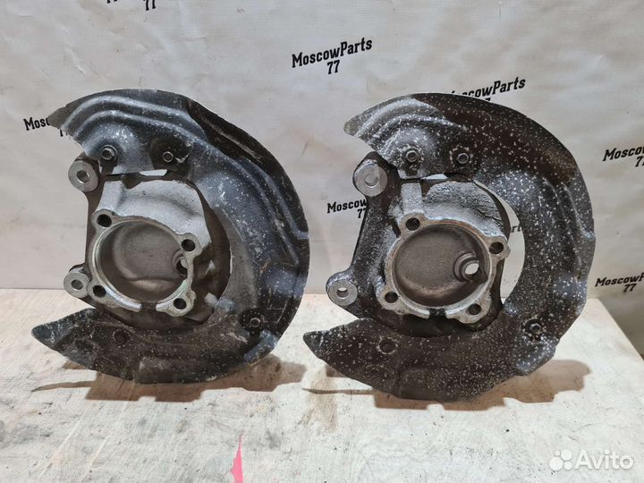 Кулак передний левый правый BMW E90 E91 E87