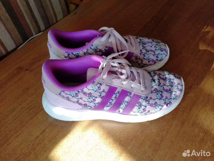 Кроссовки adidas