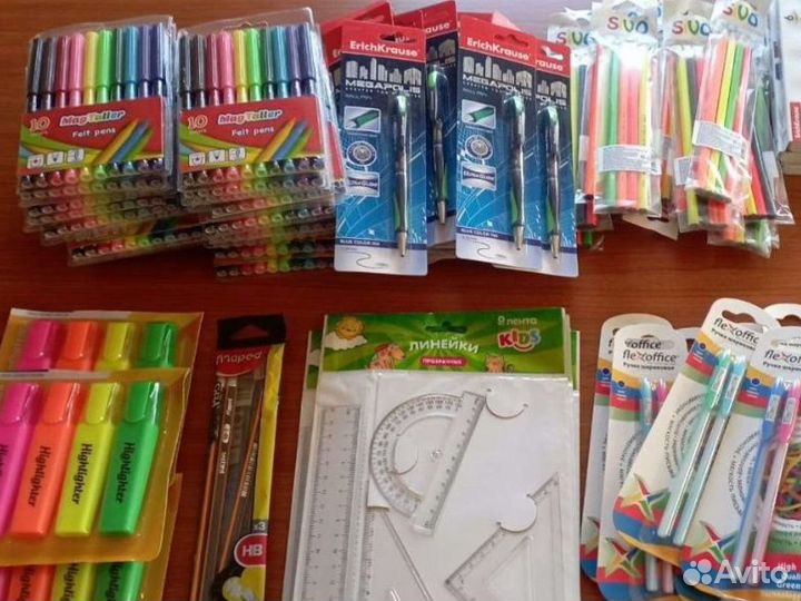 Рюкзаки, канцтовары, вещи для двойни