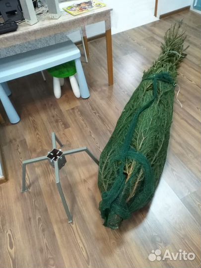 Надежная стойка для елки