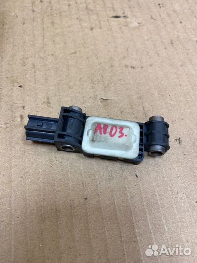 Датчик AIR BAG Audi A8 D3 BVJ 2006