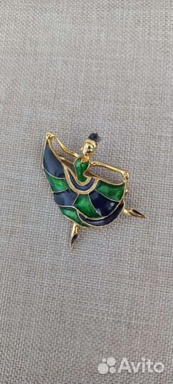 Брошь 