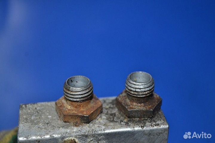 Система подъема кабины / Другие части iveco Strali