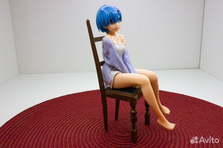 Фигурка Рем на стуле