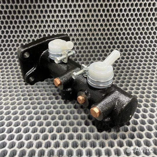 Главный тормозной цилиндр Mitsubishi MB295340