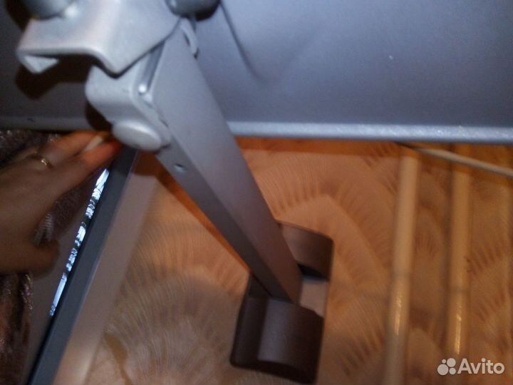 Кронштейн крепкий, качественный