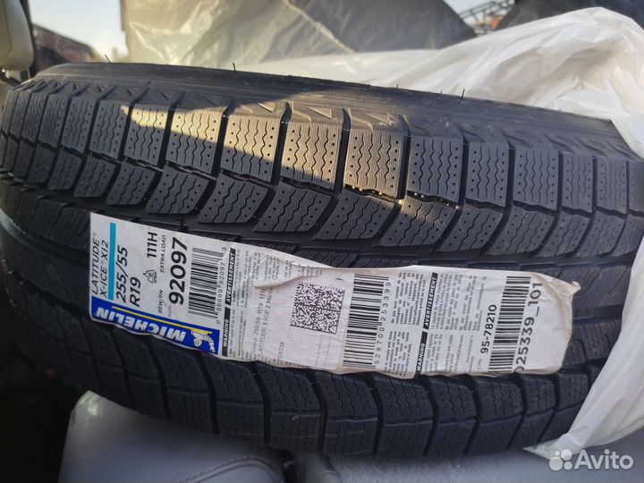 Michelin Latitude X-Ice 2 255/55 R19 111H