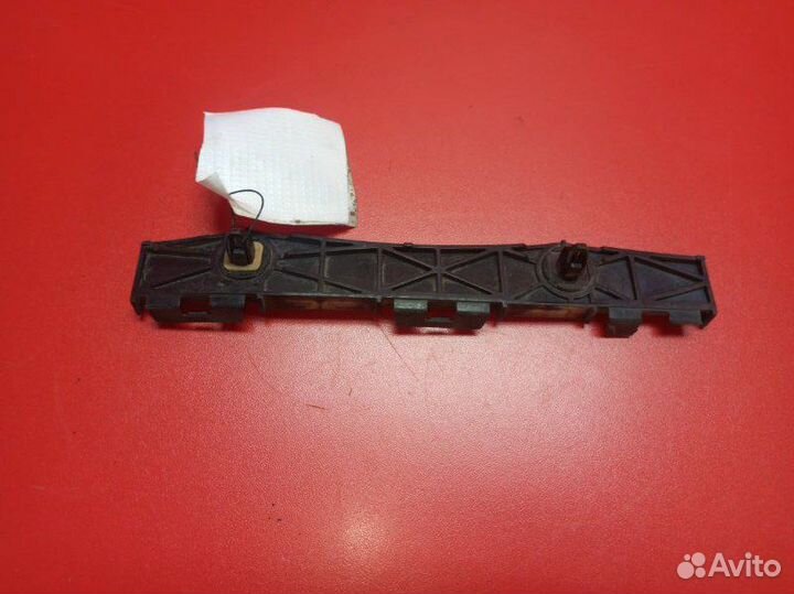 Кронштейн бампера задний правый Lexus Is250 GSE20