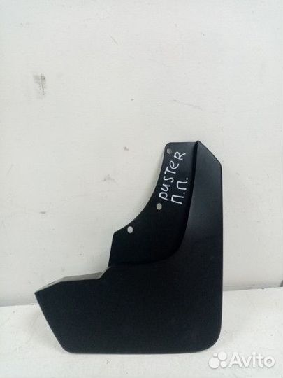 Брызговик передний правый Renault Duster 1