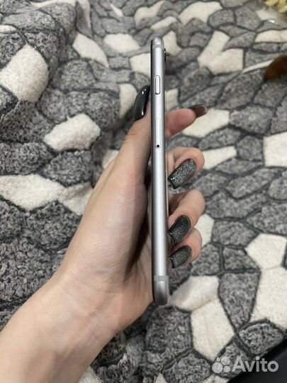 Телефон iPhone 6
