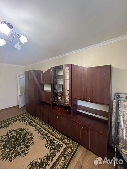 Стенка в гостинну