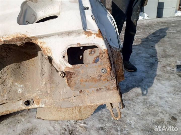 Крыло заднее левое Mazda Demio