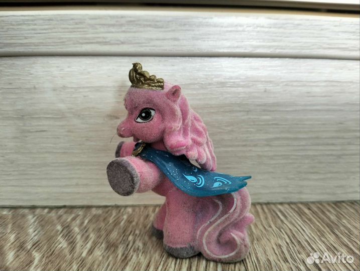 Лошадка с короной