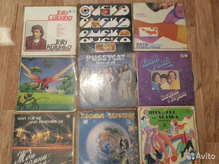 Проигрыватель виниловых пластинок и пластинки