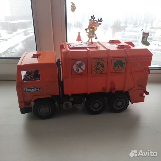 Bruder мусоровоз