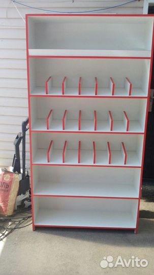 Стеллаж с разделителями для конфет