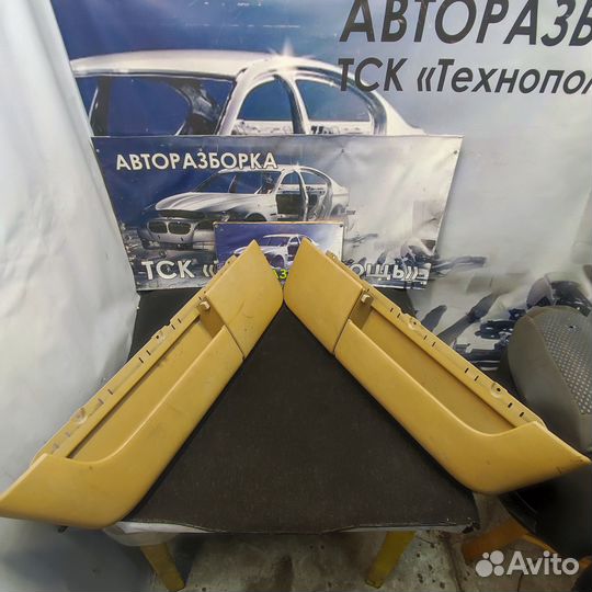 Бежевые карманы двери Volkswagen Passat B3