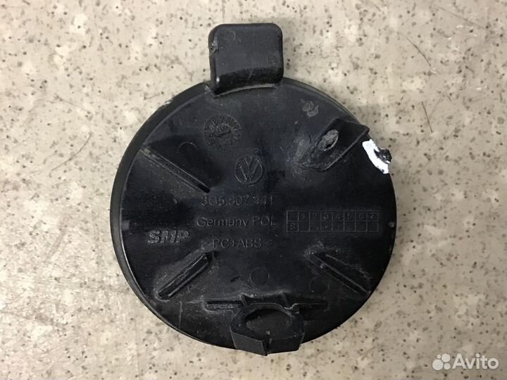 Заглушка буксировочного крюка VW Passat B8 2015