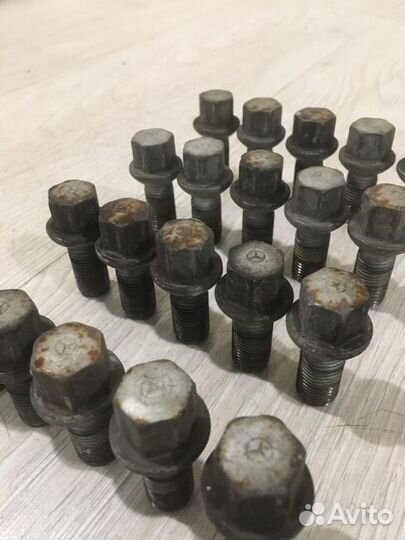 Болты колесные (комплект) Mercedes Benz E350 W211