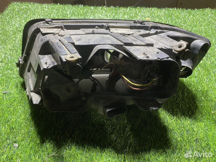 Фара передняя Audi A6 C6