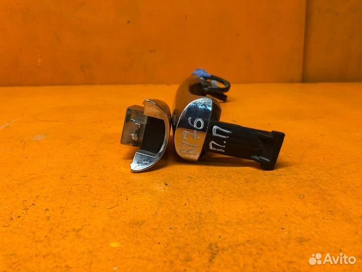 Ручка двери внешняя передняя правая Infiniti Ex35