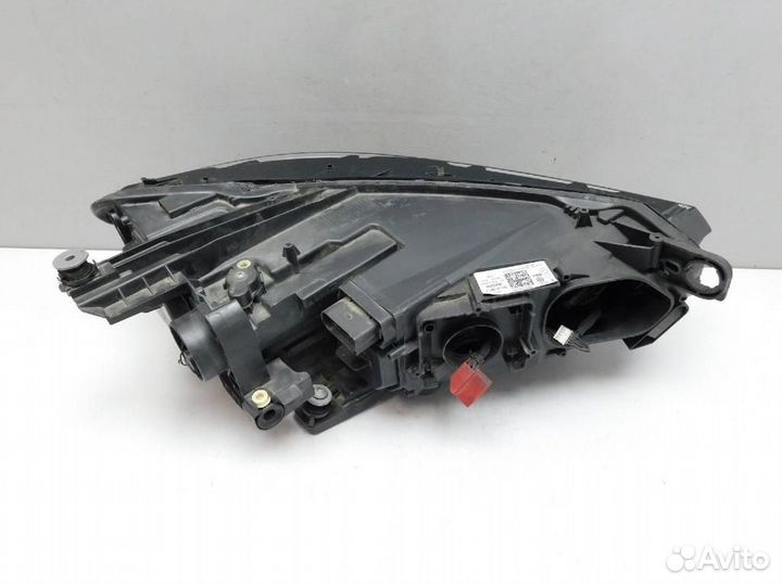 Фара левая Volkswagen Passat