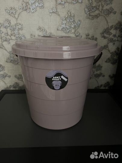 Ведро пластиковое с крышкой 10л