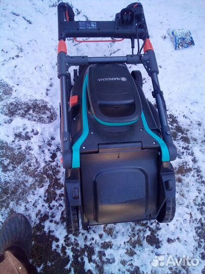 Электрическая газонокосилка gardena новая